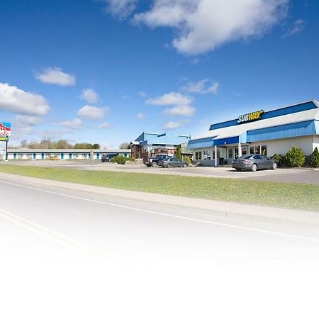 Motel Claude Degelis Exterior photo